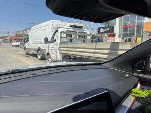 На Анри Барбюса перед Новым мостом сразу три аварии