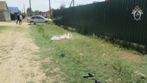 В астраханском селе на улице обнаружили труп