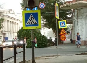 В Астрахани продолжается борьба с последствиями вчерашнего урагана