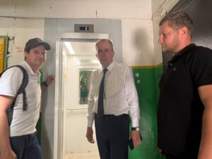 Игорь Седов обсудил установку лифтов в Военном городке