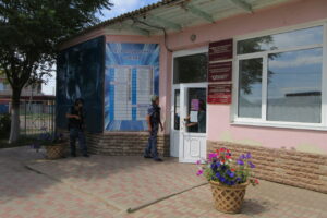 Под Астраханью сотрудники УФСБ на учениях освободили спортивный центр