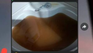 В Астраханской области очень крупный поселок и вода оказались по разные стороны