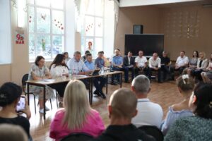 Игорь Бабушкин встретился с жильцами дома, где рухнул подъезд