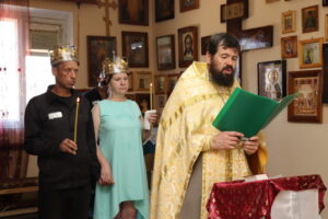 В астраханской колонии прошел обряд венчания