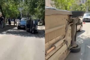 В центре Астрахани перевернулась машина