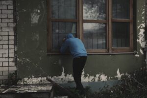 В Астрахани чужие аппетитные булочки заманили рецидивиста к себе