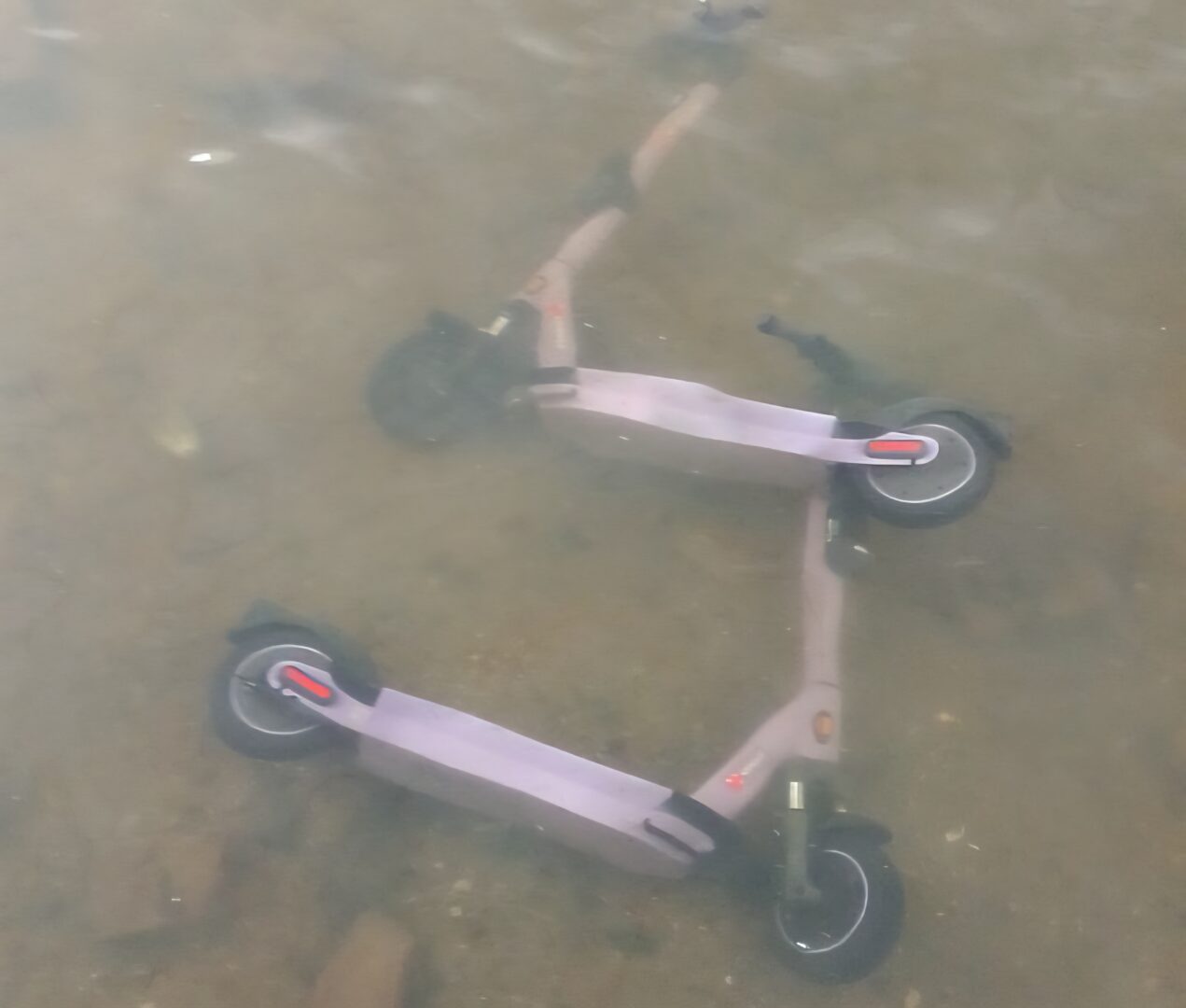 Самокаты под водой