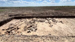 Под землей рядом с храмом в астраханской степи нашли башни и огромную стену