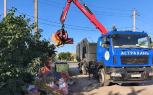Сколько свалок каждый день убирают в Астрахани