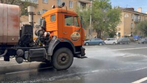 Усиленное охлаждение: как астраханские коммунальщики противостоят жаре