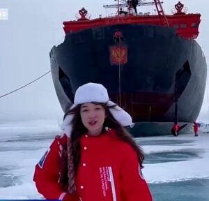 Астраханская школьница поделилась кадрами из арктической экспедиции 