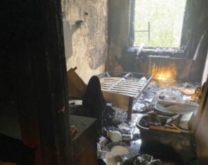 Все в дыму, языки пламени: в Астрахани рассказали, как пожарные спасли ребенка и женщин