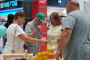 Новые люди провели федеральную акцию в поддержку астраханских предпринимателей