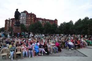 Игорь Бабушкин посетил уникальный концерт на набережной Волги