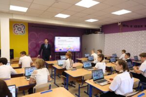 Тысячи астраханских школьников участвуют в олимпиаде «Безопасные дороги»