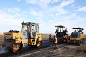 Дорогу к одной из крупнейших птицефабрик ремонтируют по поручению губернатора
