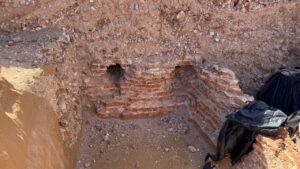 Возле астраханского села нашли огромный комплекс мавзолеев 13-14 веков