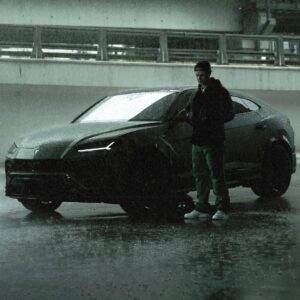 15-летняя астраханка выиграла Lamborghini Urus у известного российского певца