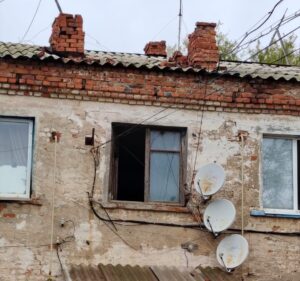 В Астраханской области в многоквартирном доме с детьми частично рухнул потолок