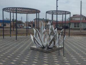 Новый стадион и ремонт главной городской улицы разочаровали жителей Харабали