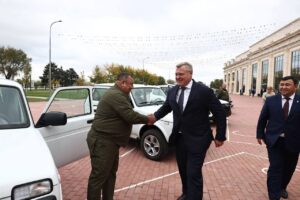 Астраханский губернатор передал службе природопользования новые автомобили
