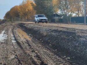 Дорогу, из-за которой жители двух сел вынуждены ночевать в машинах, обещают отремонтировать
