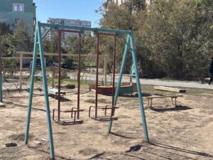 Почти 70% детских площадок в Астраханской области нельзя назвать полностью безопасными 