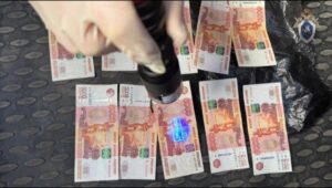 В Астрахани следователя полиции подозревают в получении взятки: что он обещал взамен