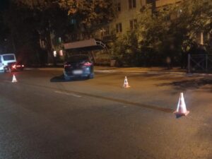 На Савушкина иномарка сбила подростка, переходившего на красный