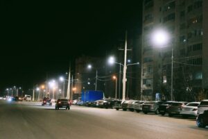 На крупной улице Астрахани построили новую линию освещения