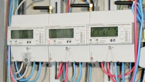 Как «Умные счетчики» помогают бороться с долгами за электричество в Астраханской области