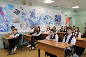 Астраханский министр рассказал школьникам о цифровых привычках