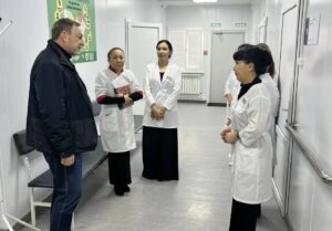 В двух районах Астраханской области проверили работу медучреждений