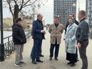 Городские депутаты занялись проблемой спуска с моста на Приволжском затоне