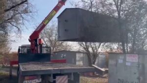 Из Астрахани с начала года вывезли еще 330 металлических гаражей