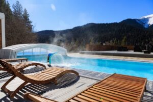 10 лучших отелей Архыза с подогреваемым бассейном и видом на горы