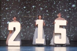 Тысячи спектаклей и сотни тысяч костюмов: Астраханский драмтеатр отпраздновал юбилей