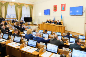 Бюджету Астраханской области на этот год собираются сократить доходы и расходы