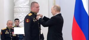 Президент вручил орден астраханскому военному