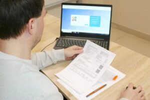 Астраханская энергосбытовая компания призывает к своевременной оплате электроэнергии