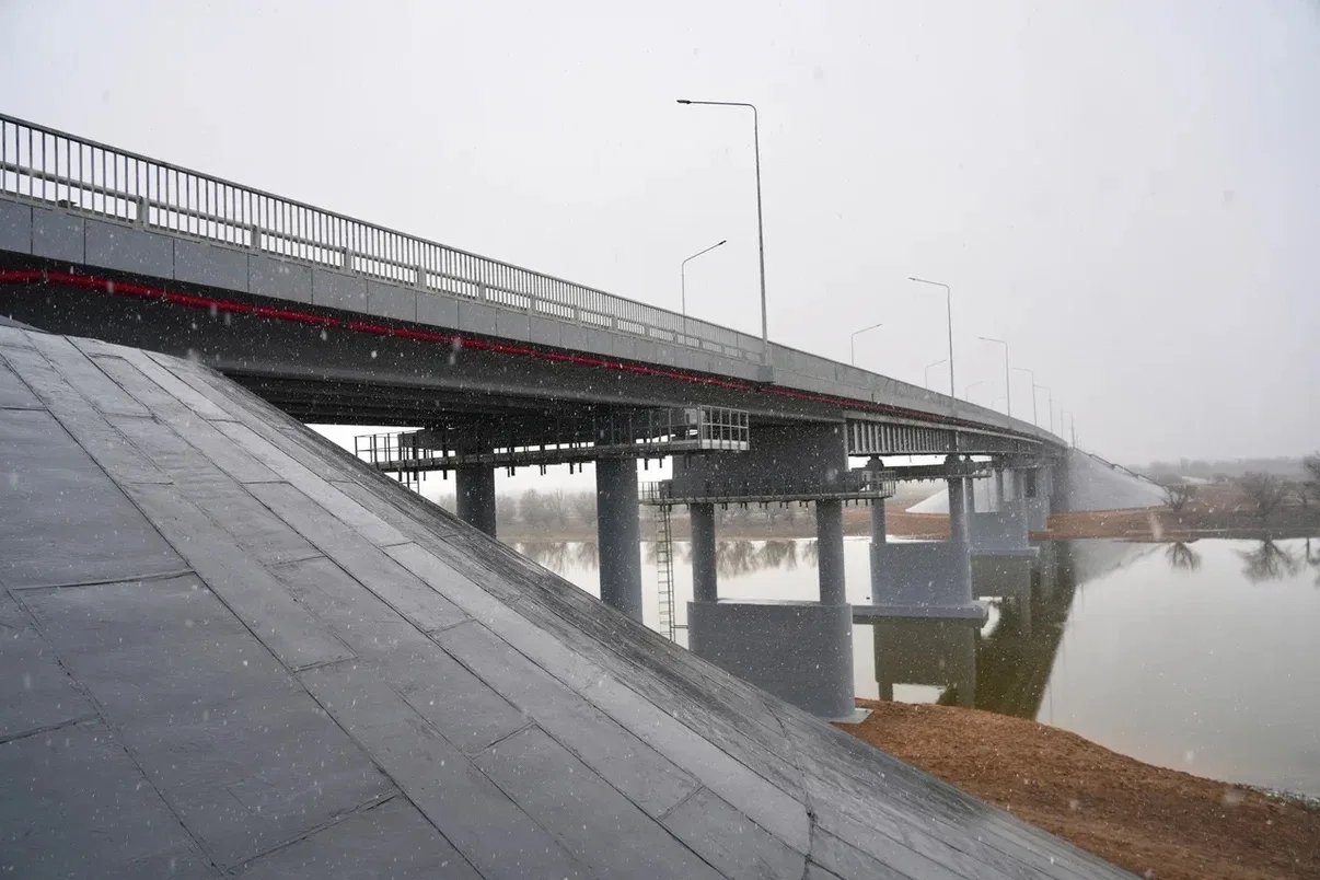 Под Астраханью досрочно сдали в эксплуатацию мост