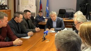 Тепла так и нет: в Нариманове снова решали, что делать с проблемным отоплением