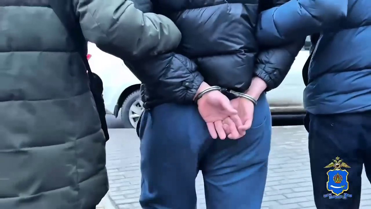 Водителя BMW, который избил тренера, задержали в Дагестане и доставили в Астрахань