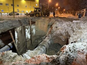 В Астрахани восстанавливают подачу воды после ремонта крупного водопровода