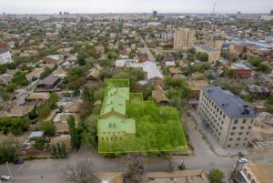 В Астрахани хотят продать старинную бывшую больницу, она находится недалеко от центра