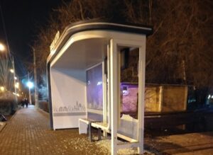 Минус еще одна: в Астрахани поиздевались над остановкой