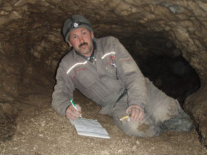 Единственный астраханский спелеолог разработает туристические маршруты по Баскунчакской пещере