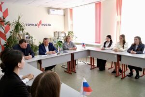 Игорь Мартынов обсудил со школьниками служение Отечеству