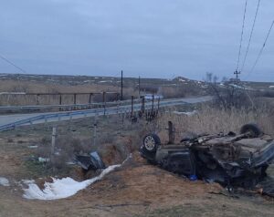 Слетел с трассы и перевернулся: в Астраханской области произошло смертельное ДТП