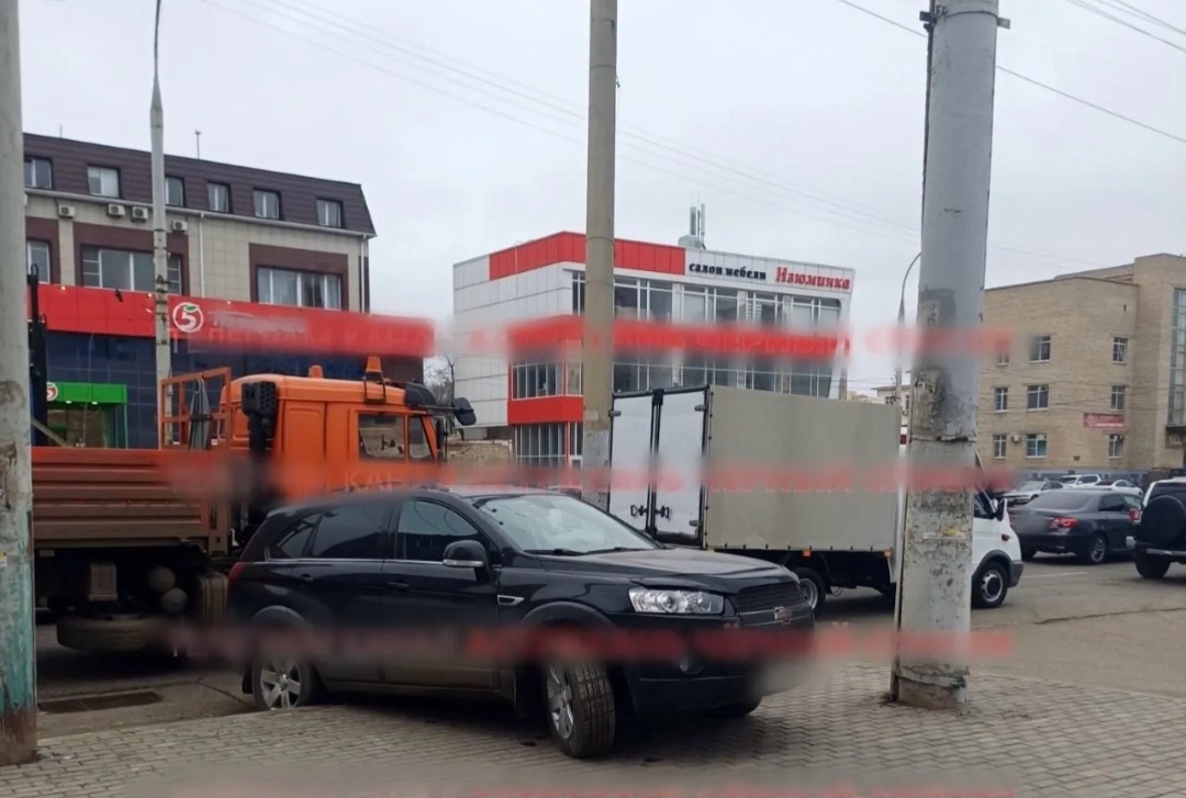 В Астрахани наказывают водителей за неправильную парковку